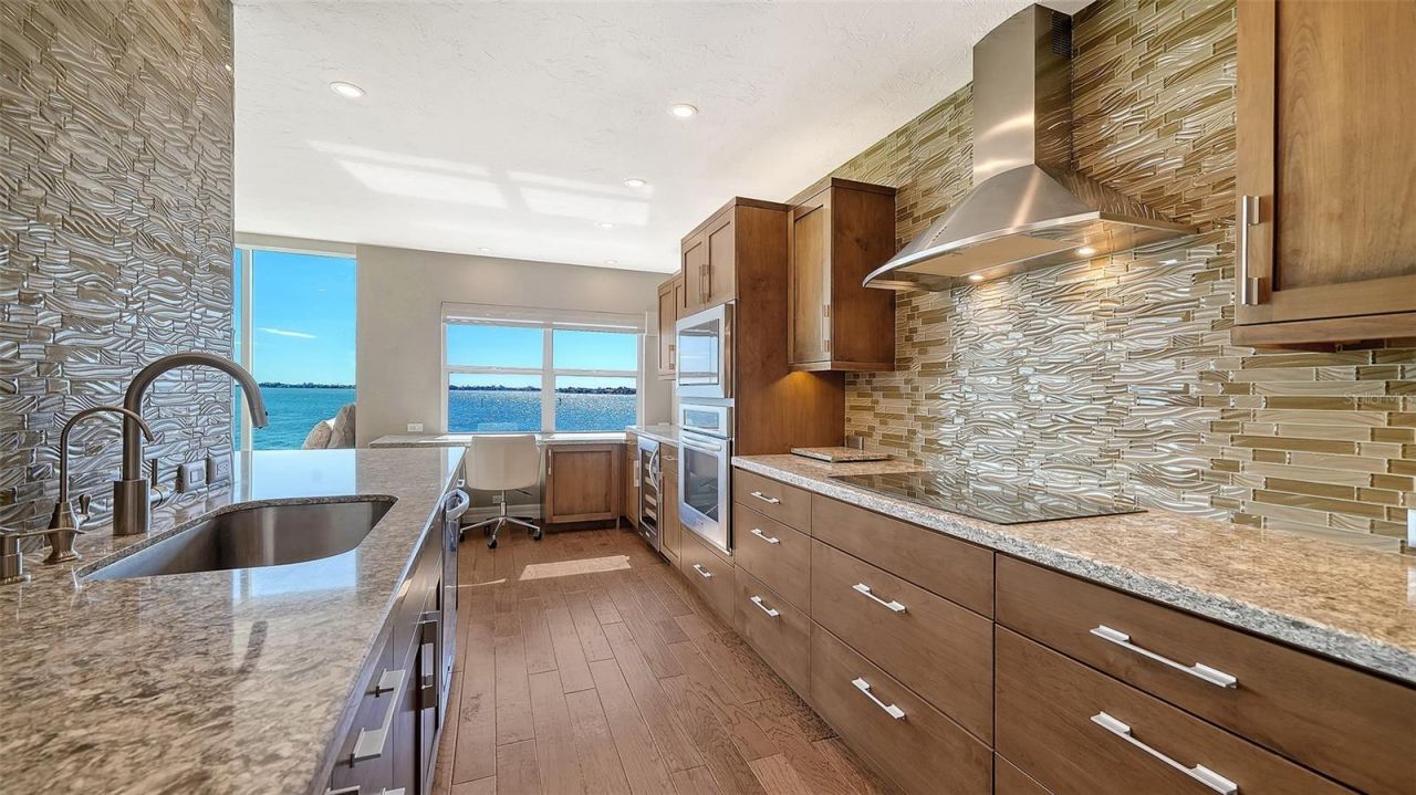 400 Golden Gate Point, Unit 31, Sarasota, FL 34236 Photo