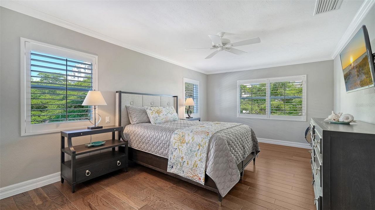 400 Golden Gate Point, Unit 31, Sarasota, FL 34236 Photo