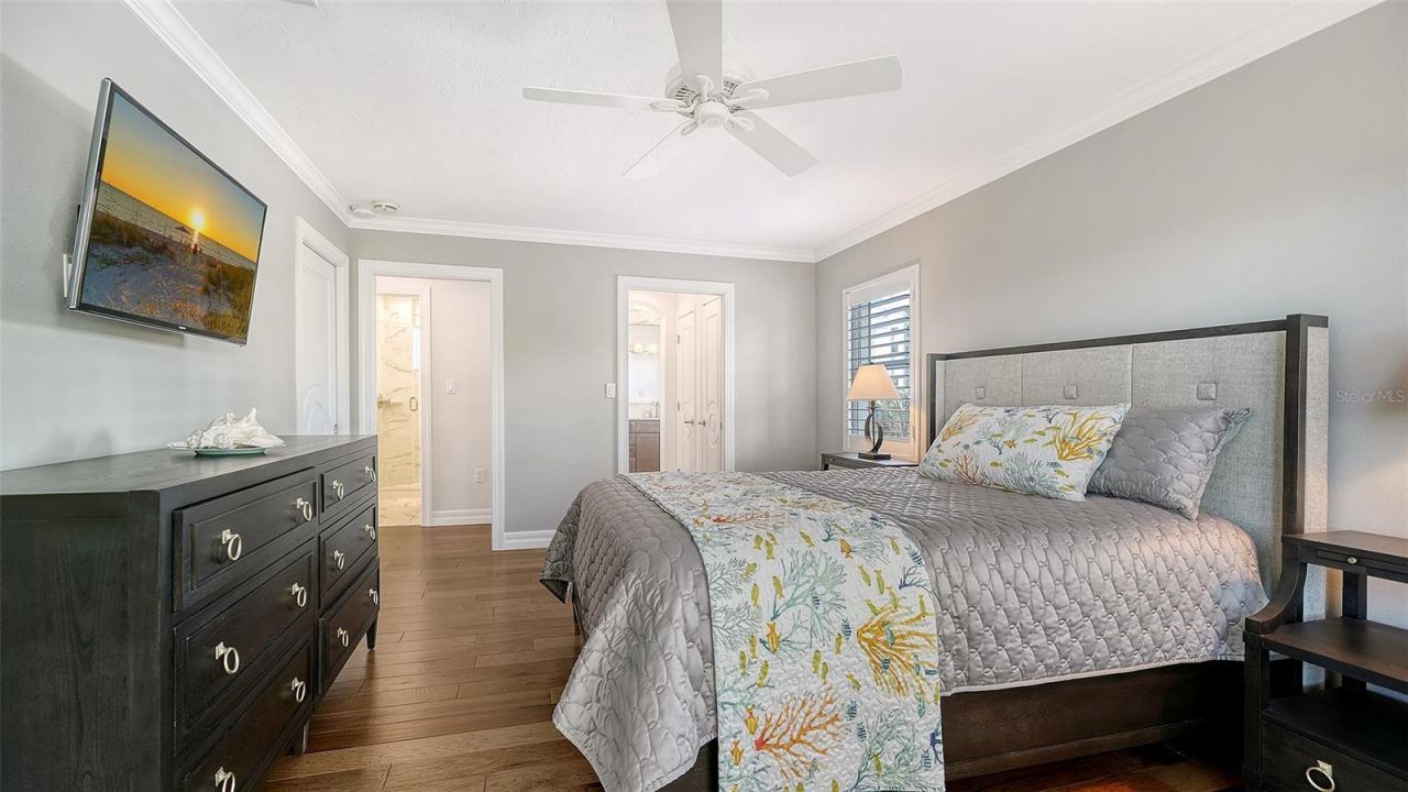 400 Golden Gate Point, Unit 31, Sarasota, FL 34236 Photo