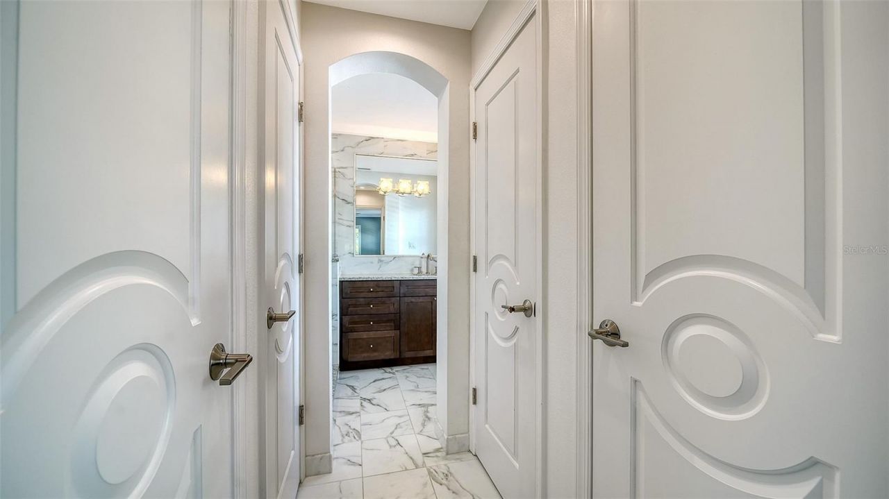 400 Golden Gate Point, Unit 31, Sarasota, FL 34236 Photo