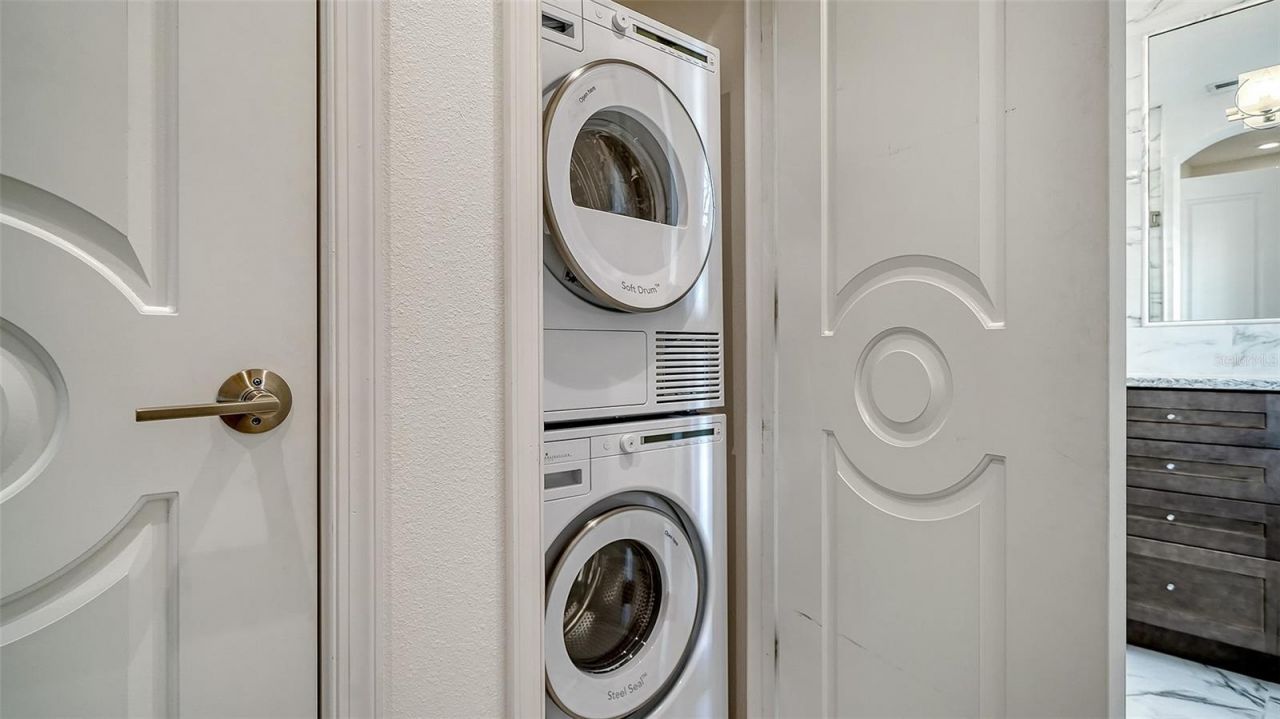 400 Golden Gate Point, Unit 31, Sarasota, FL 34236 Photo