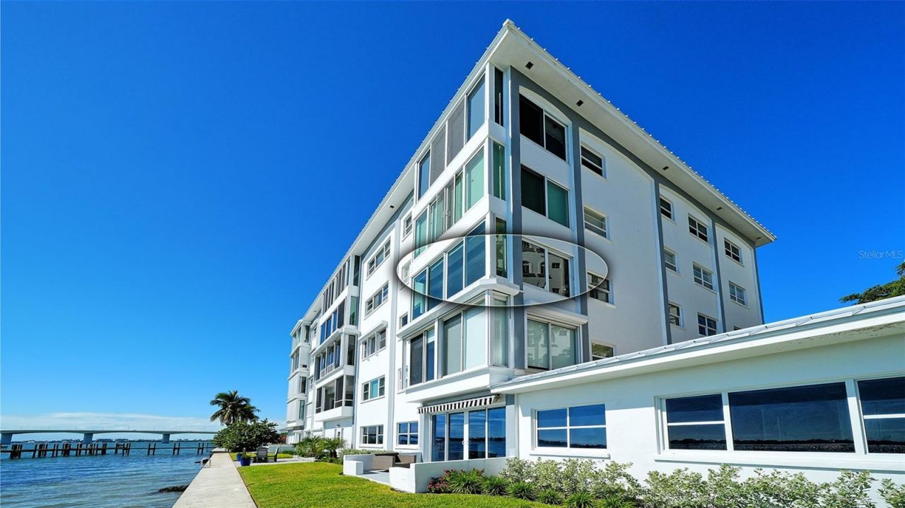 400 Golden Gate Point, Unit 31, Sarasota, FL 34236 Photo