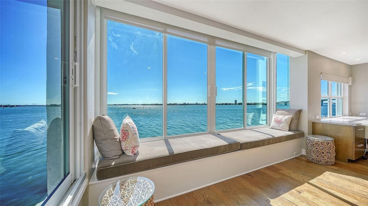 400 Golden Gate Point, Unit 31, Sarasota, FL 34236 Photo