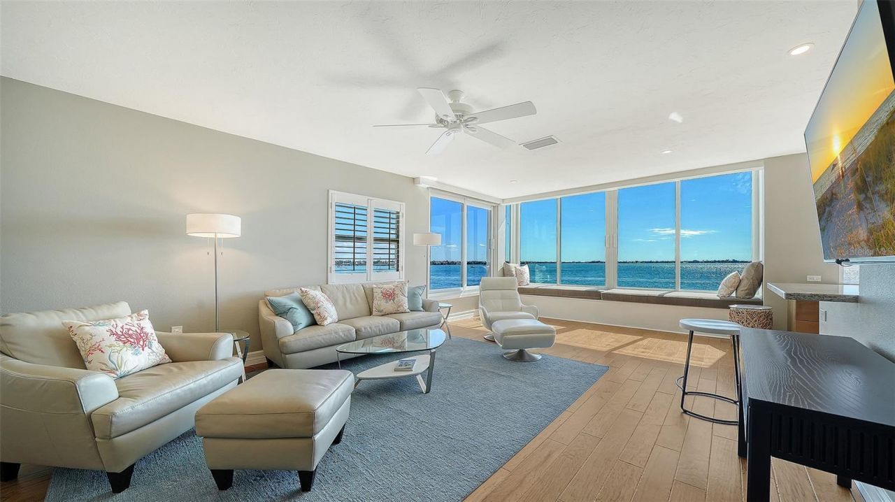 400 Golden Gate Point, Unit 31, Sarasota, FL 34236 Photo