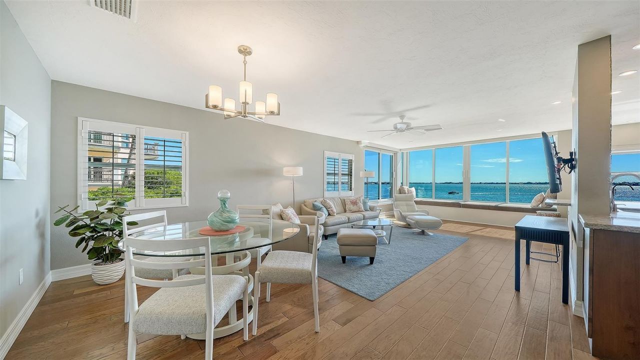 400 Golden Gate Point, Unit 31, Sarasota, FL 34236 Photo