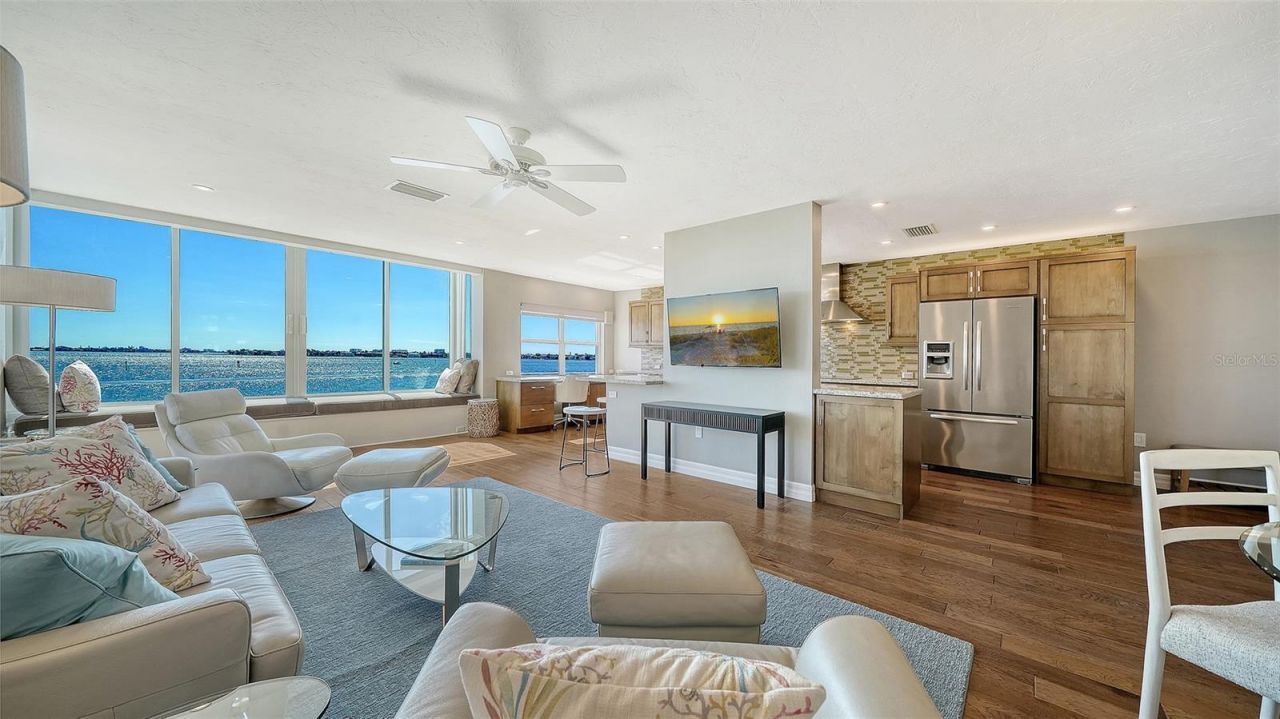 400 Golden Gate Point, Unit 31, Sarasota, FL 34236 Photo