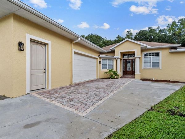 4116 WOODACRE LANE, TAMPA, FL 33624
