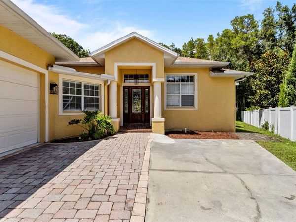 4116 WOODACRE LANE, TAMPA, FL 33624