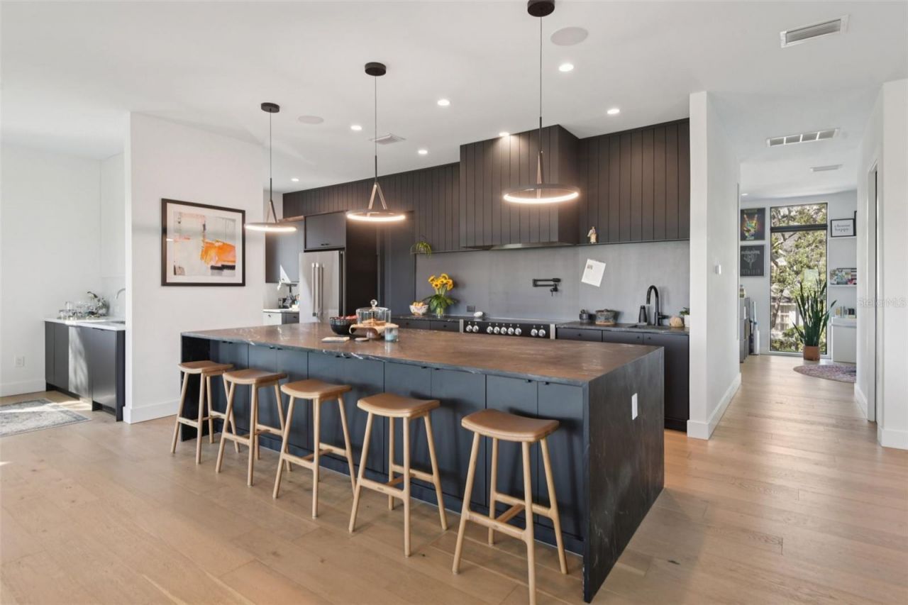 4828 W Flamingo Road, Tampa, FL 33611 Photo