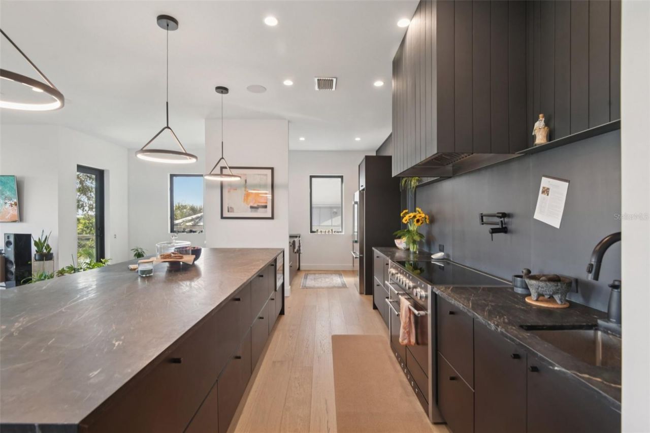 4828 W Flamingo Road, Tampa, FL 33611 Photo