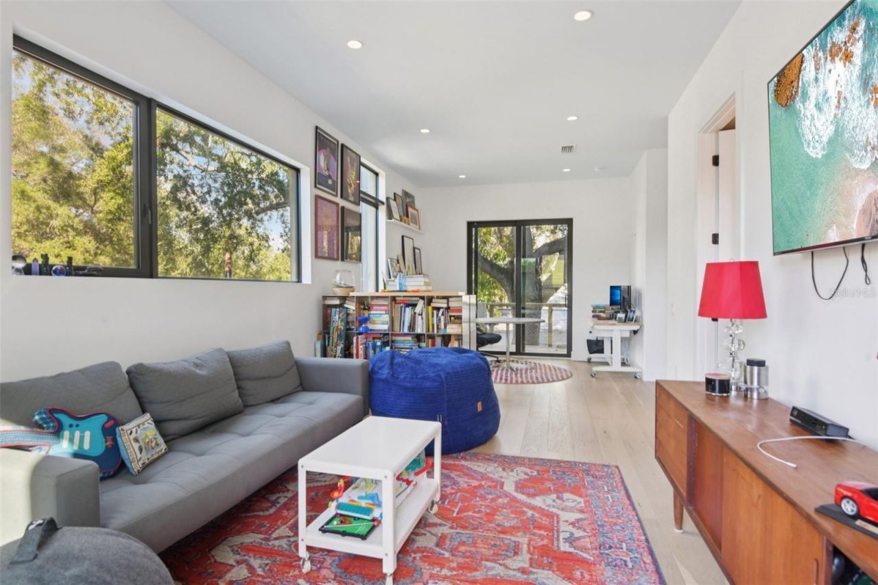 4828 W Flamingo Road, Tampa, FL 33611 Photo