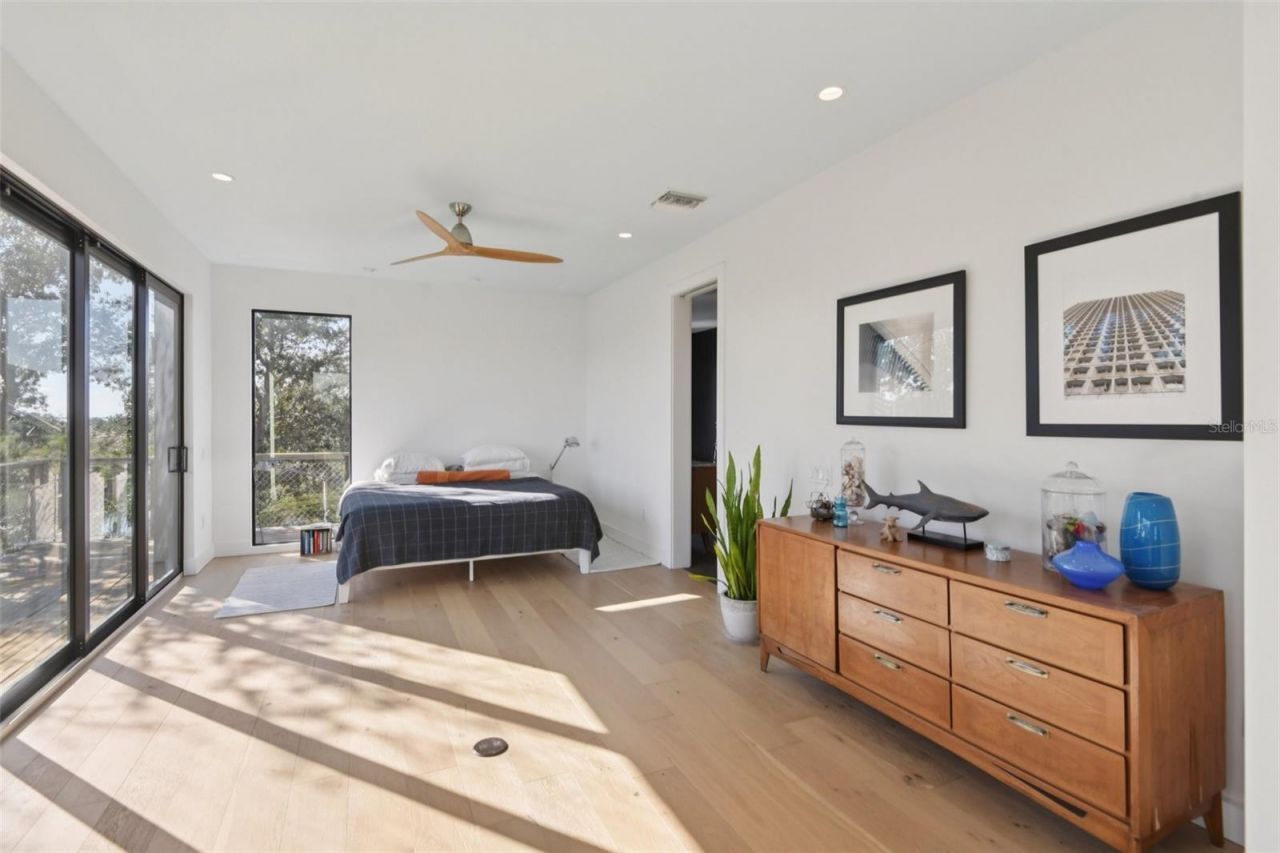 4828 W Flamingo Road, Tampa, FL 33611 Photo