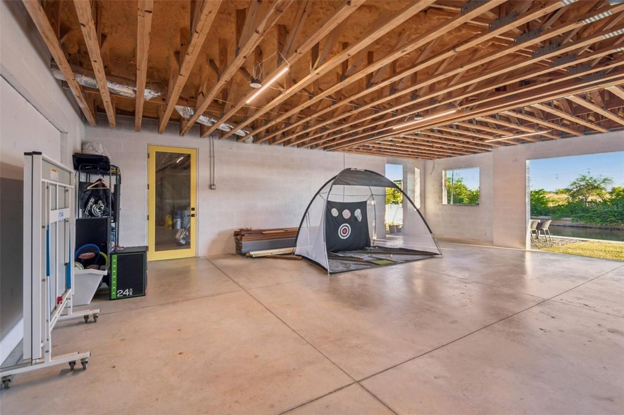 4828 W Flamingo Road, Tampa, FL 33611 Photo