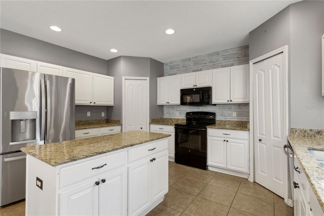 7427 61st Street E, Palmetto, FL 34221 Photo