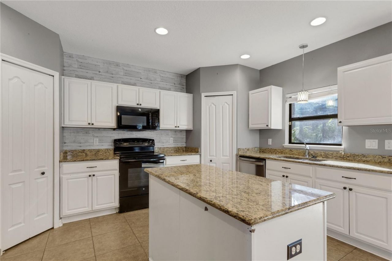 7427 61st Street E, Palmetto, FL 34221 Photo