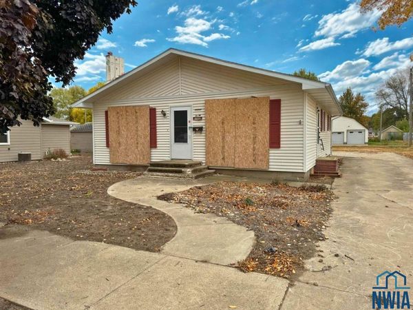 1322 15th St, Rock Valley, IA 51247