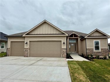 1909 Longview Drive, Liberty, MO 64068