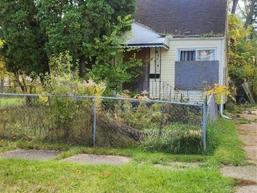 525 W Pulaski Avenue, Flint, MI 48505