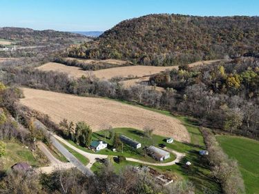 44467 Dakota Valley Drive, Dakota, MN 55925