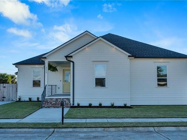 3513 GALLO Drive, Chalmette, LA 70043
