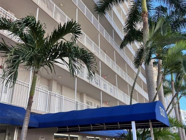 1300 Lincoln Rd, Unit D304, Miami Beach, FL 33139