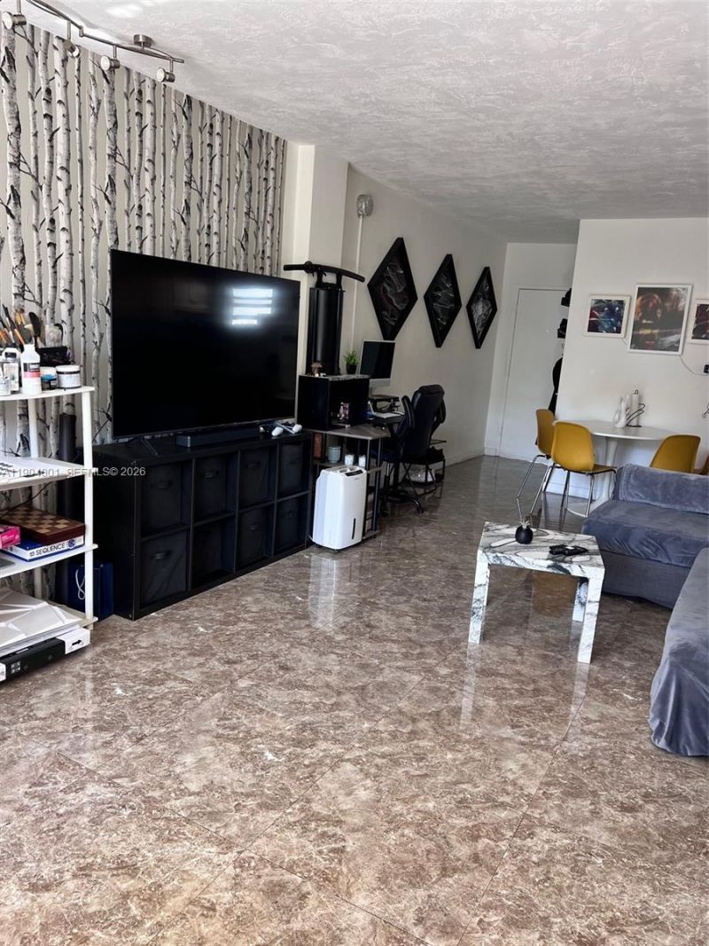 1300 Lincoln Rd, Unit D304, Miami Beach, FL 33139 Photo