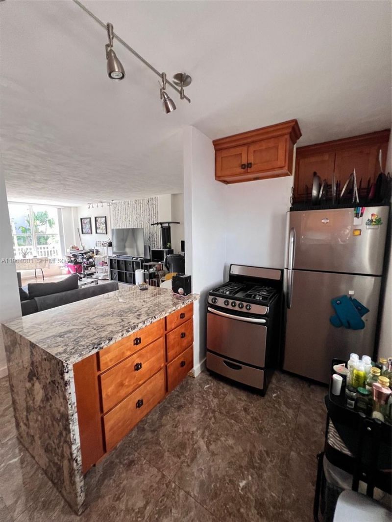 1300 Lincoln Rd, Unit D304, Miami Beach, FL 33139 Photo