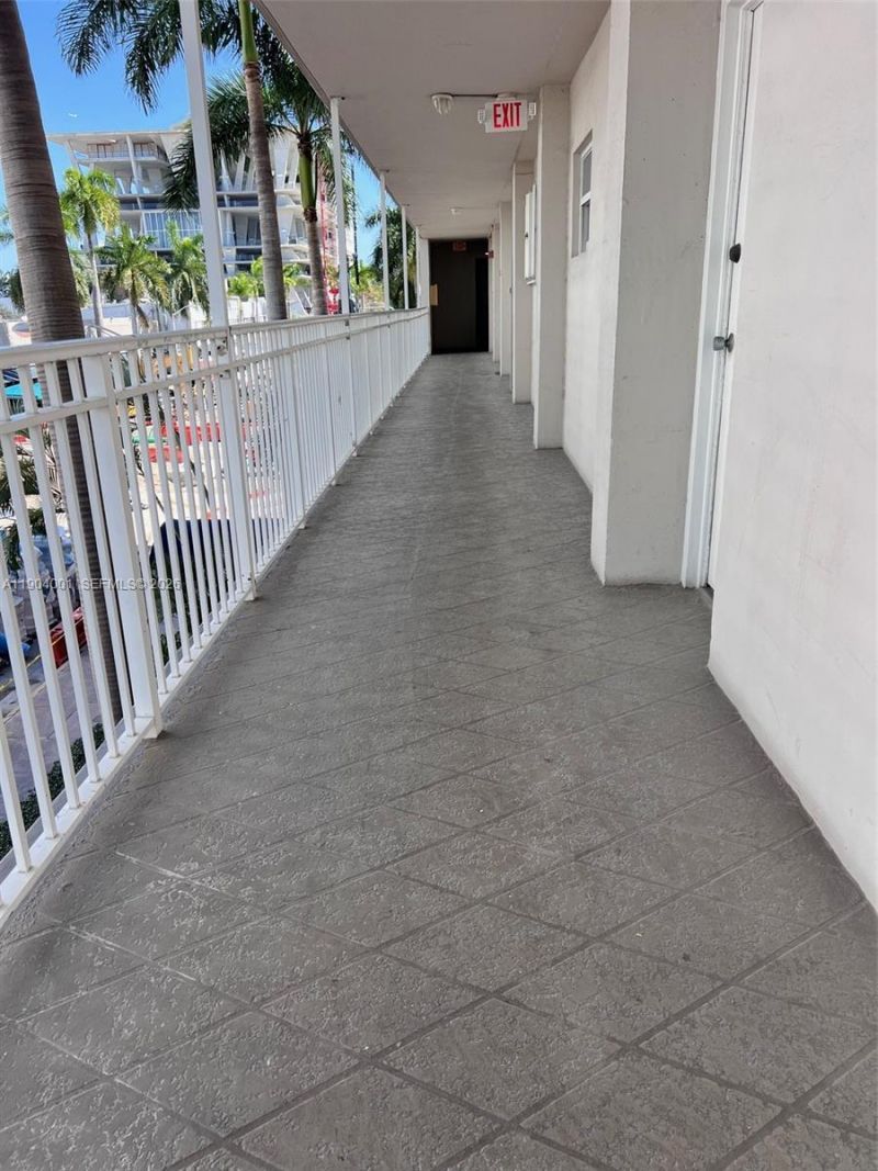 1300 Lincoln Rd, Unit D304, Miami Beach, FL 33139 Photo