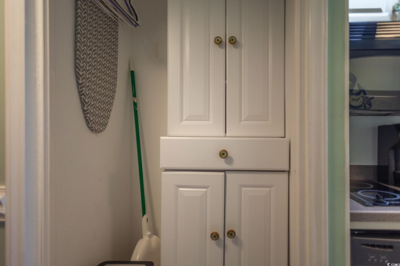 9550 Shore Dr. Photo 8