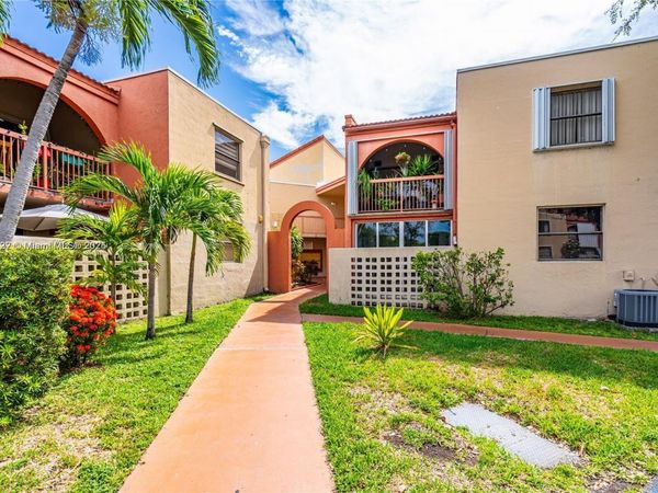 10229 NW 9th Street Cir, Unit 202, Miami, FL 33172