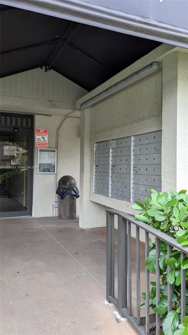 2701 Riverside Dr, Unit 206-B, Coral Springs, FL 33065 Photo