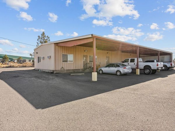 498 SW Veterans Way, Redmond, OR 97756