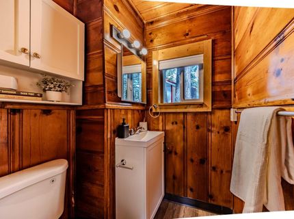 1029 Reno Avenue, South Lake Tahoe, CA 96150 Photo