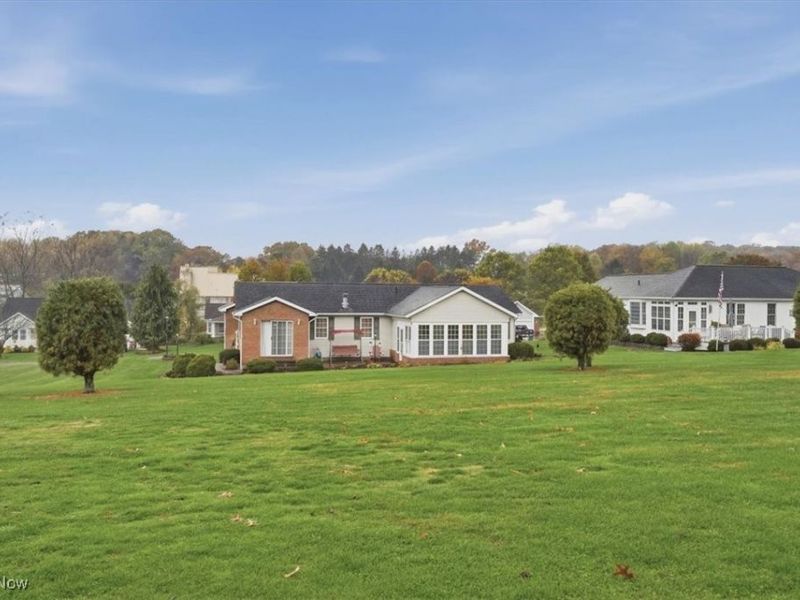 1344 Meadowbrook Lane NE, Carrollton, OH 44615 Photo 2