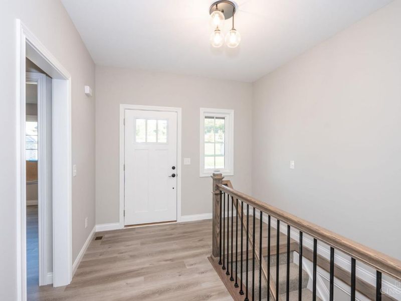 1319 Peregrine Way, Hamilton, OH 45013 Photo 2