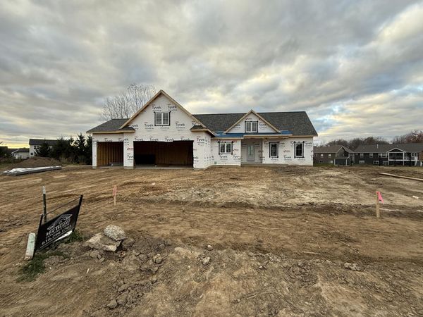 1821 Stratford Lane NW, Walker, MI 49534