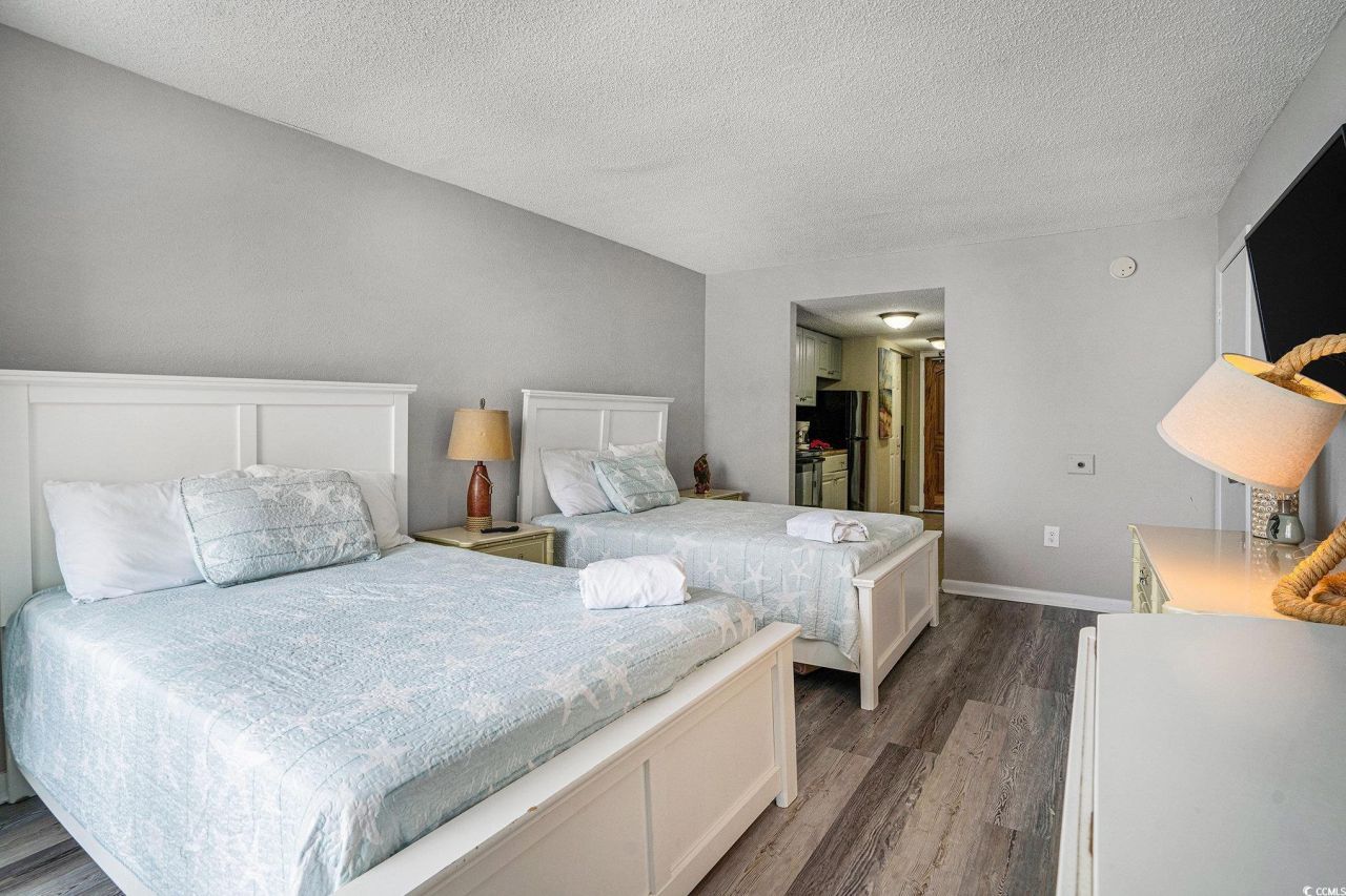 9550 Shore Dr. Photo 10