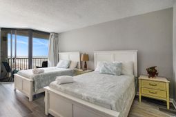 9550 Shore Dr. photo 4