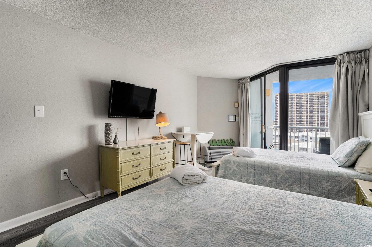 9550 Shore Dr. Photo 6