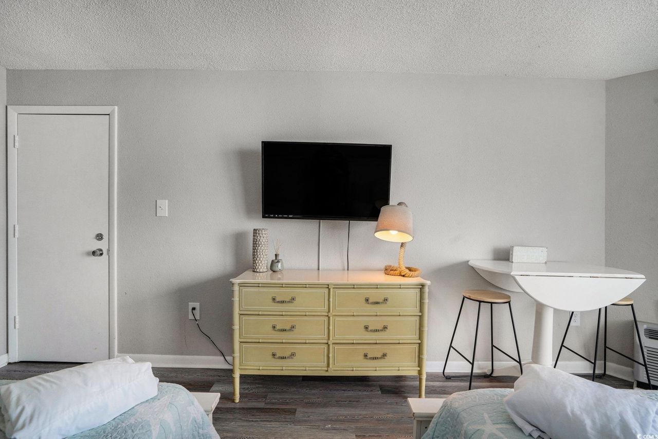 9550 Shore Dr. Photo 8