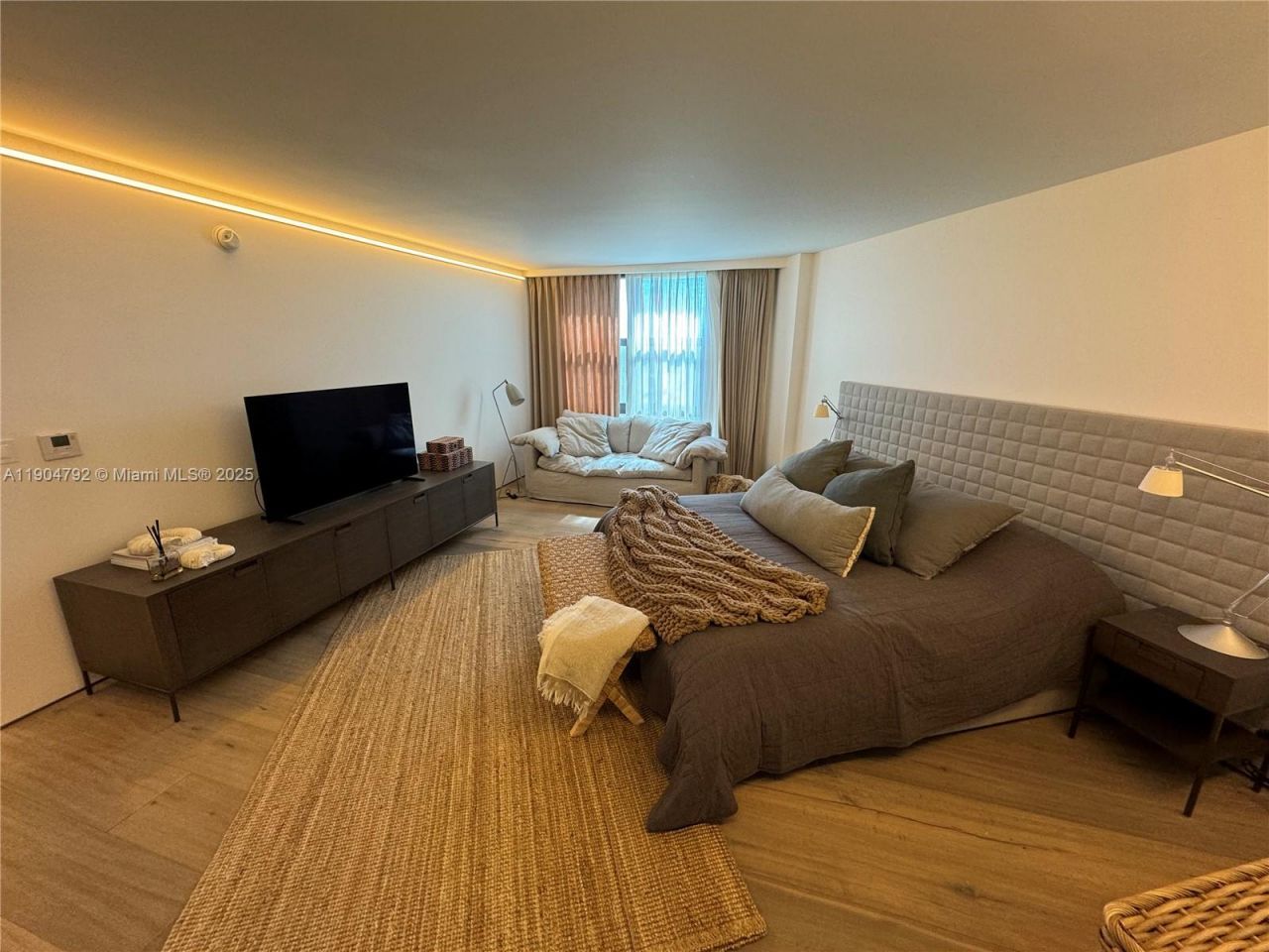 1121 Crandon Blvd, Unit D608, Key Biscayne, FL 33149 Photo