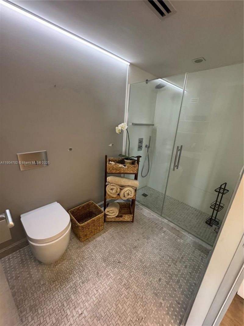 1121 Crandon Blvd, Unit D608, Key Biscayne, FL 33149 Photo