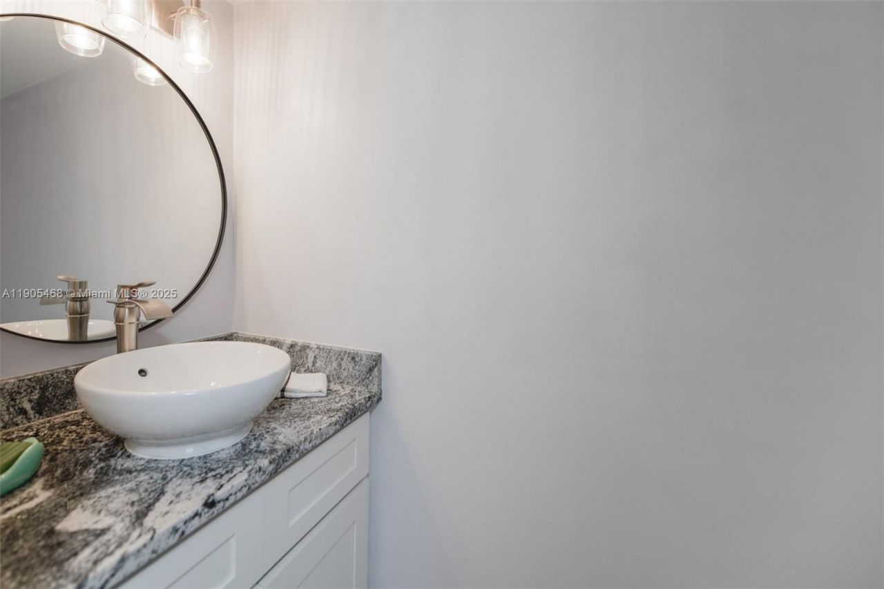 17800 Atlantic Blvd, Unit PH9, Sunny Isles Beach, FL 33160 Photo