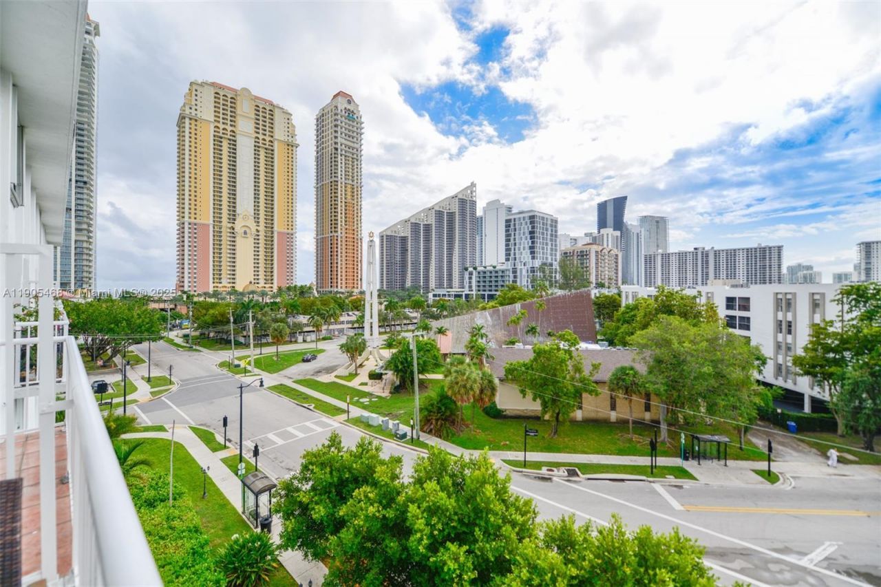 17800 Atlantic Blvd, Unit PH9, Sunny Isles Beach, FL 33160 Photo