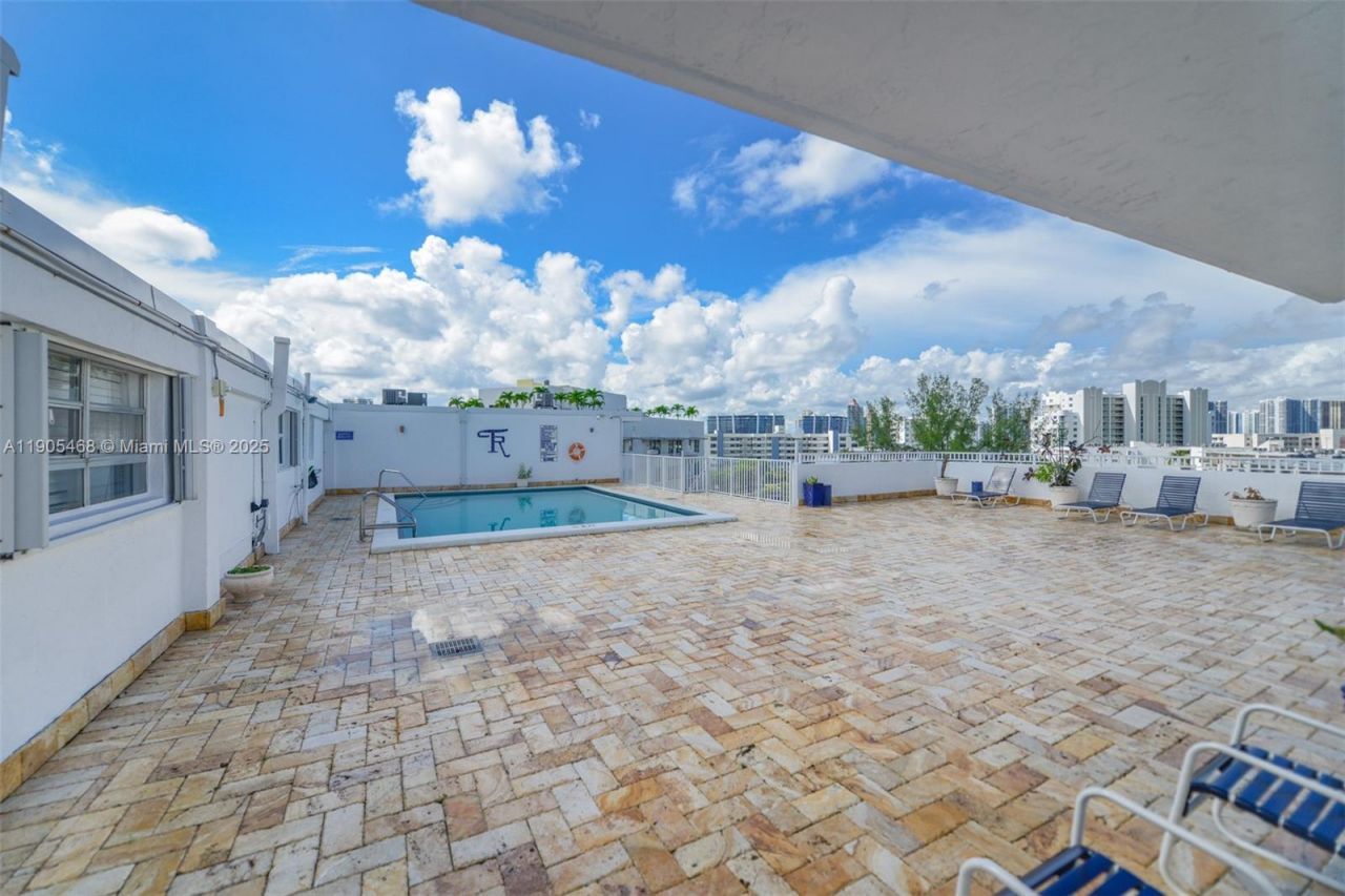 17800 Atlantic Blvd, Unit PH9, Sunny Isles Beach, FL 33160 Photo