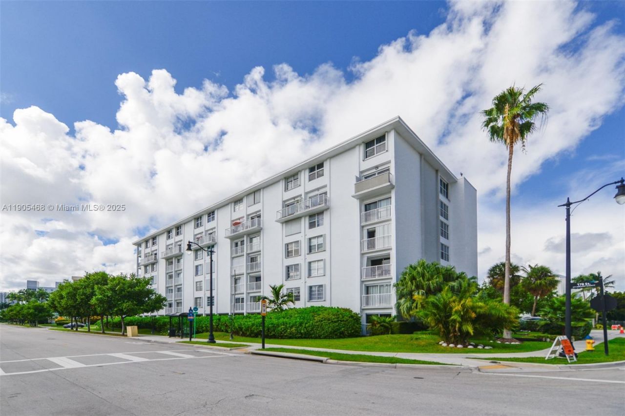 17800 Atlantic Blvd, Unit PH9, Sunny Isles Beach, FL 33160 Photo