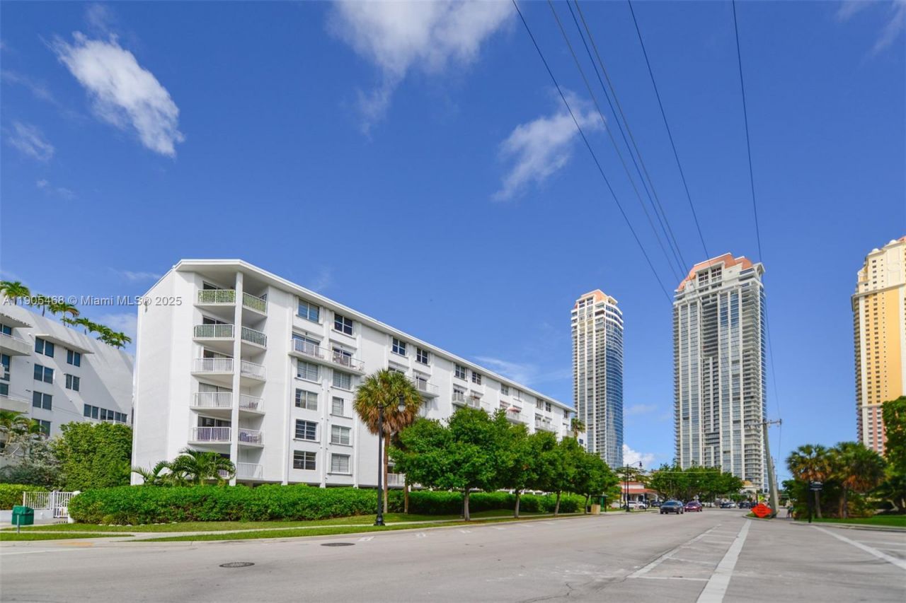 17800 Atlantic Blvd, Unit PH9, Sunny Isles Beach, FL 33160 Photo