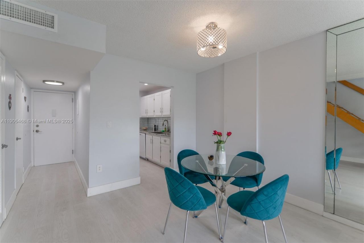 17800 Atlantic Blvd, Unit PH9, Sunny Isles Beach, FL 33160 Photo