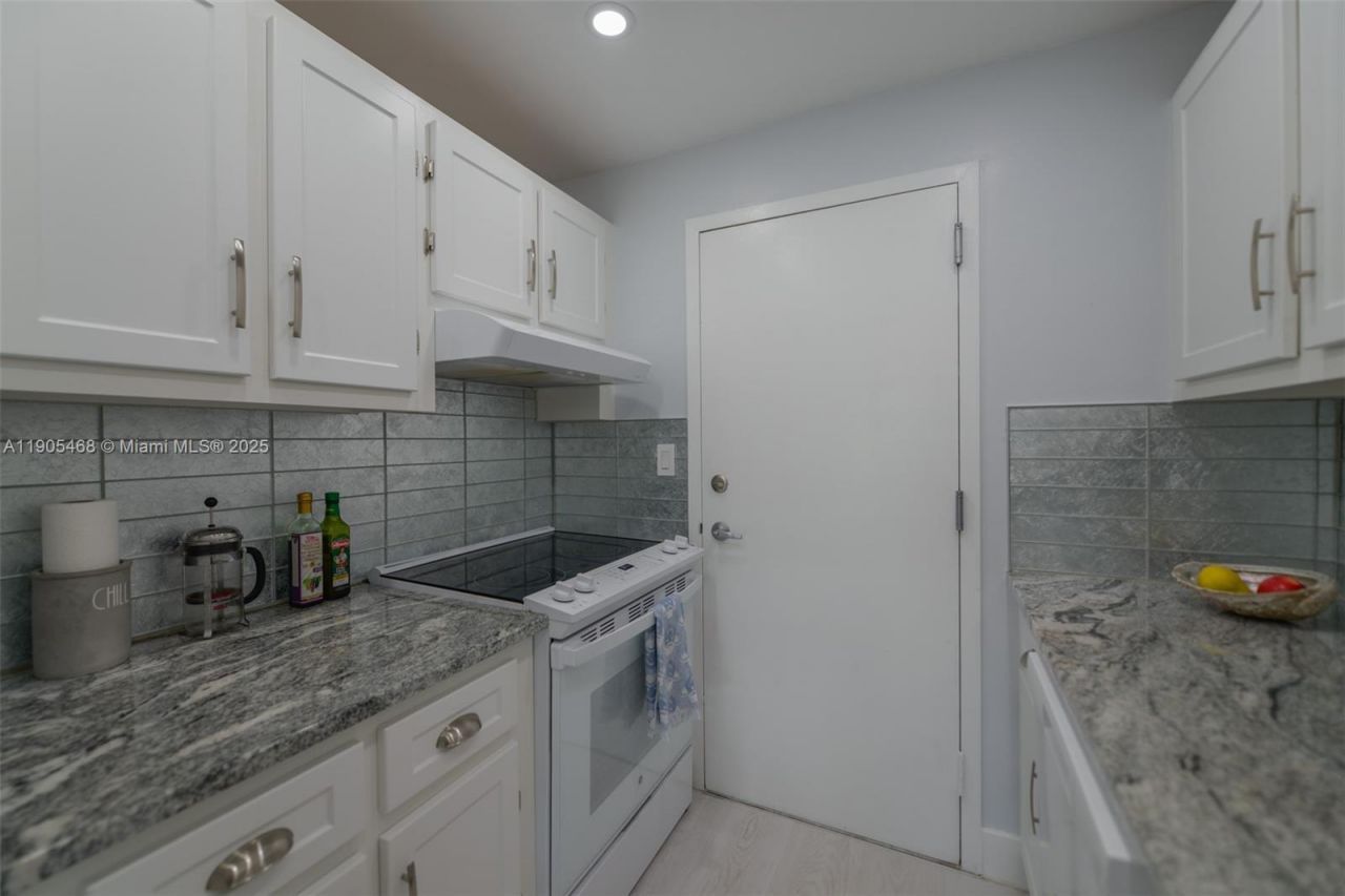 17800 Atlantic Blvd, Unit PH9, Sunny Isles Beach, FL 33160 Photo