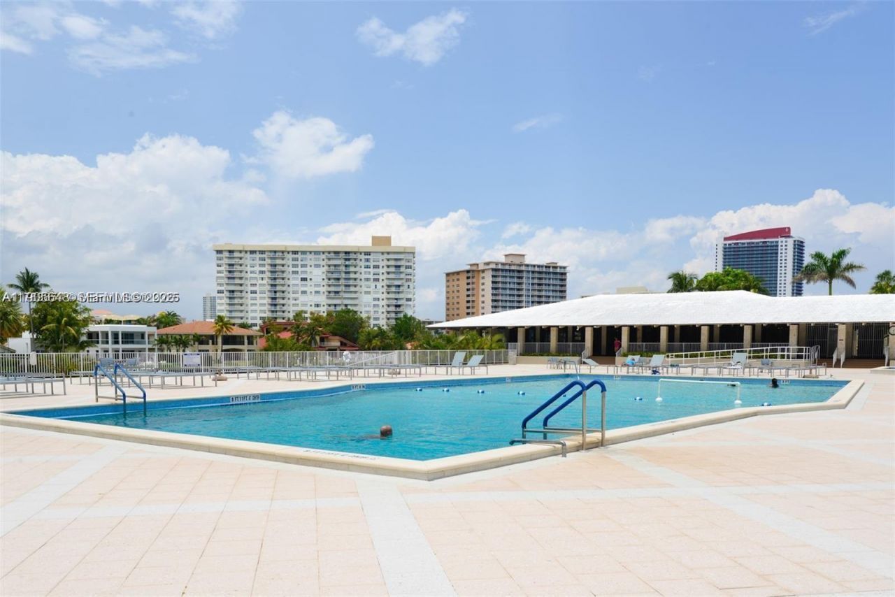 1985 S Ocean Dr, Unit 12J, Hallandale Beach, FL 33009 Photo